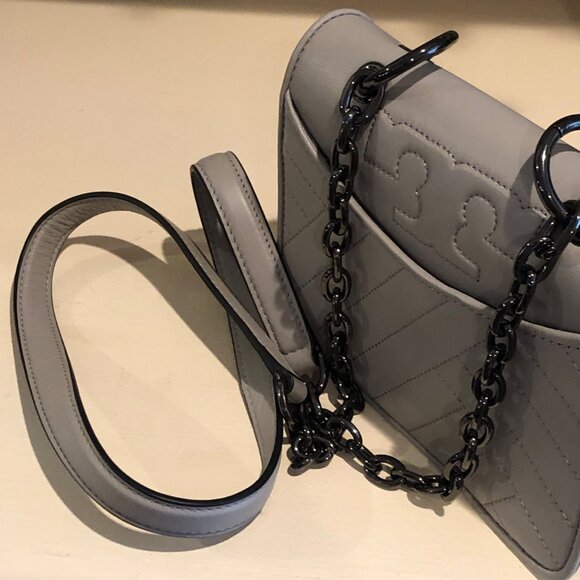 TORY BURCH Alexa Quilted Chain Shoulder Crossbody Bag Concrete Grey - Picture 10 of 12